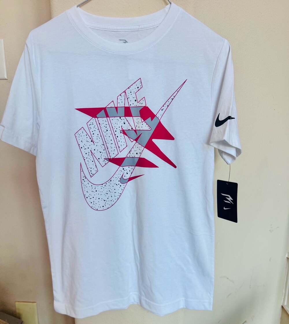 Nike NEW with tags 3BRAND by Russell Wilson Boys' Short Sleeve T-Shirt